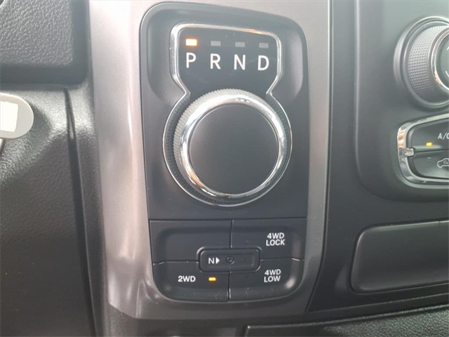 2022 Ram 1500 Classic SLT photo 3