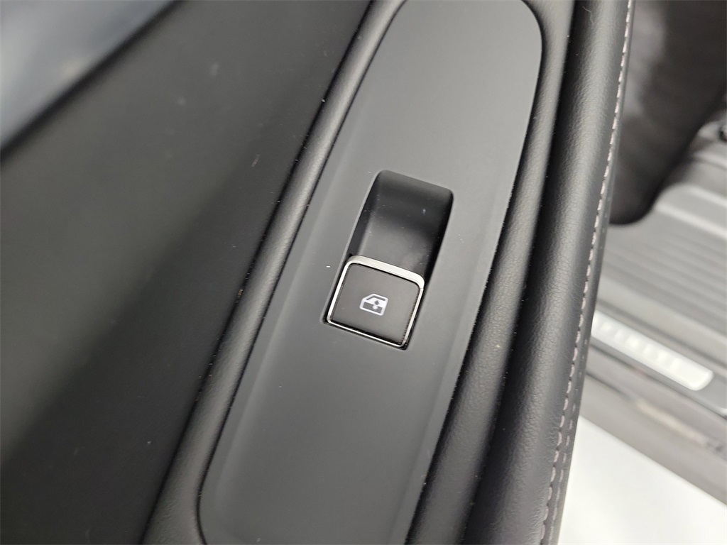 2023 INFINITI QX60 LUXE Black at South Houston Nissan