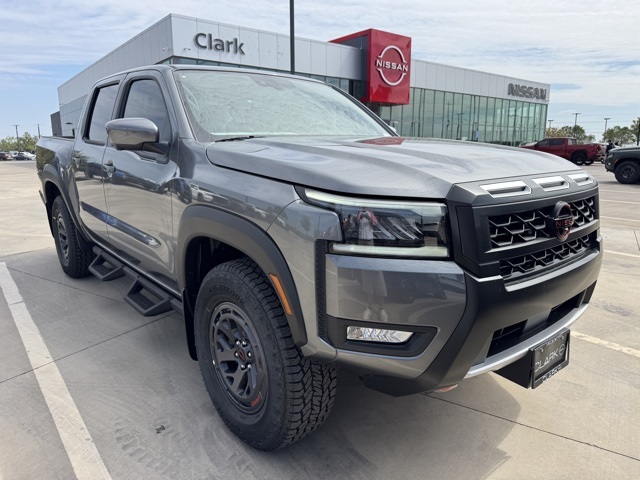 2026 Nissan Frontier PRO-4X's photo