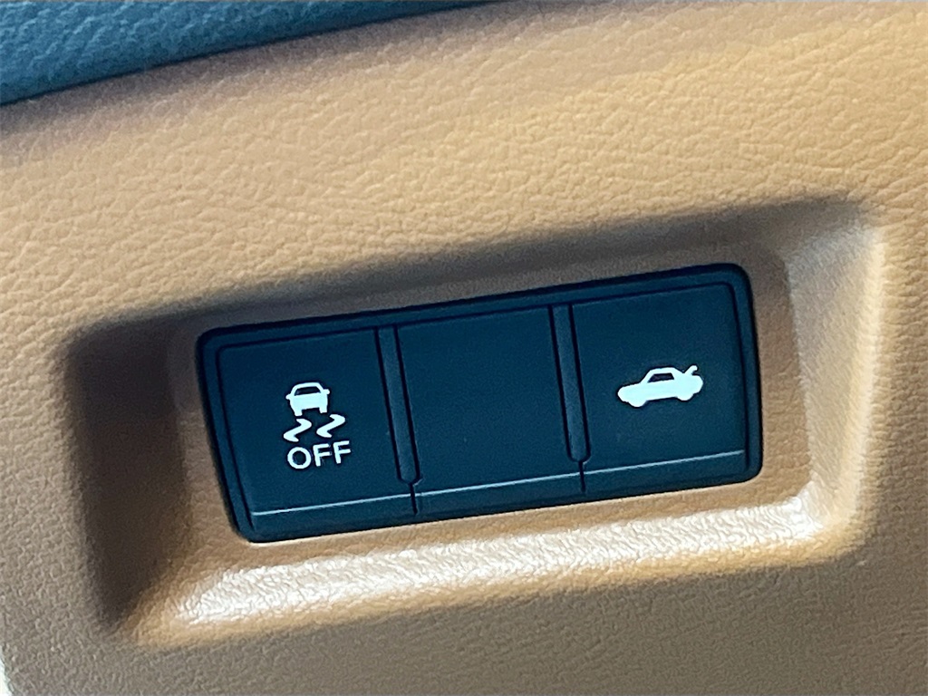 2024 INFINITI Q50 LUXE White at AutoSavvy Houston Southwest