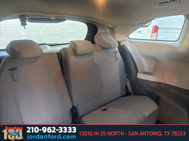 Used Car 2021 Toyota Sienna  Le For Sale Under $30,000 In San Antonio, Texas