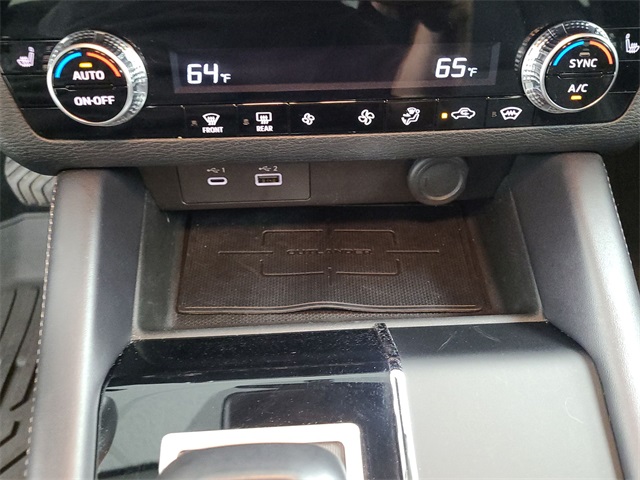 2023 – Mitsubishi – Outlander