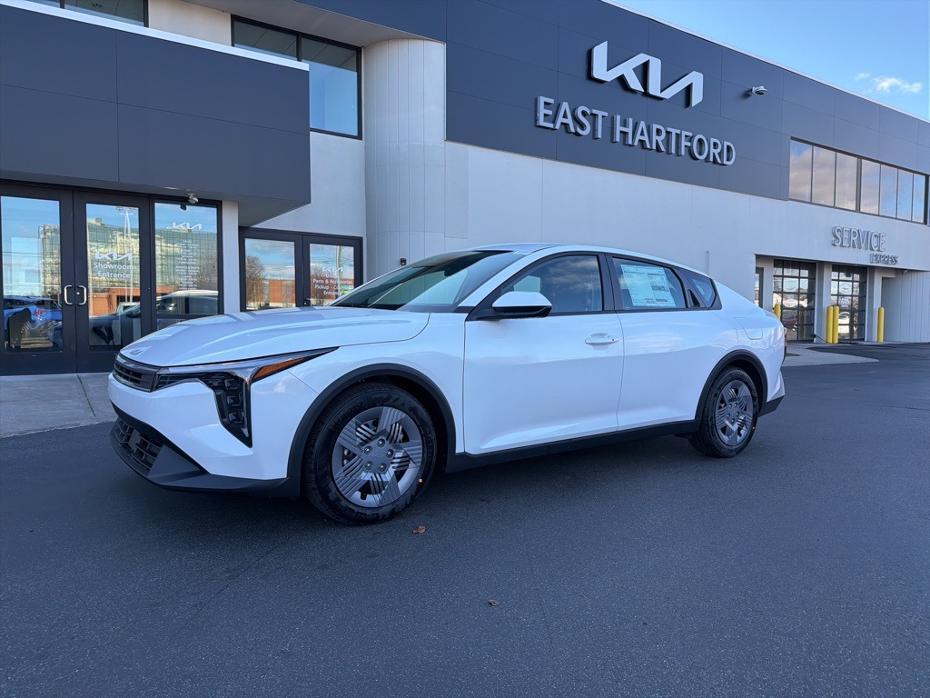 2025 Kia K4 LX's photo