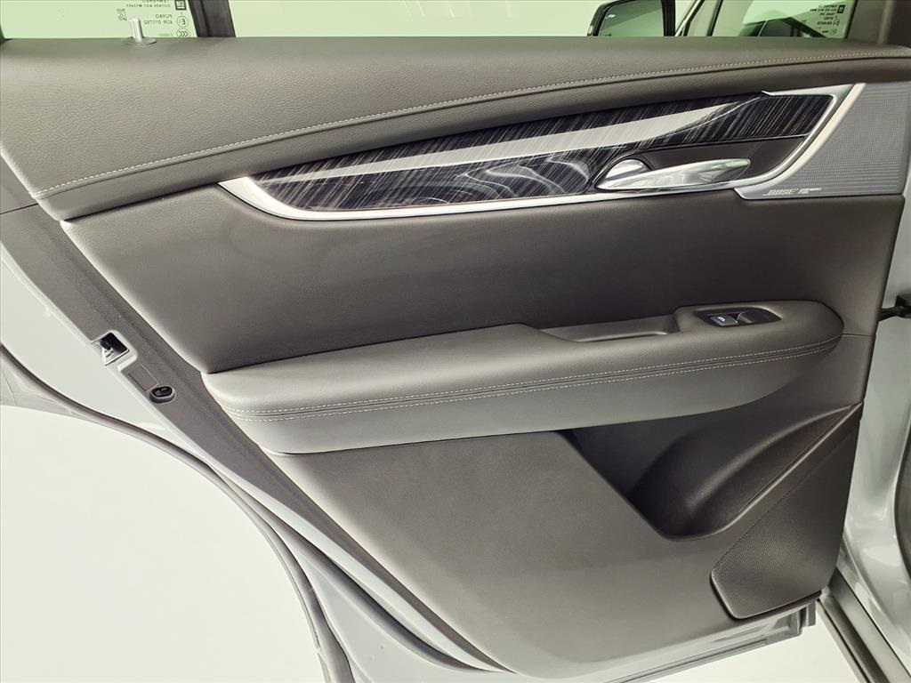 2025 Cadillac XT6 Premium Luxury - 11