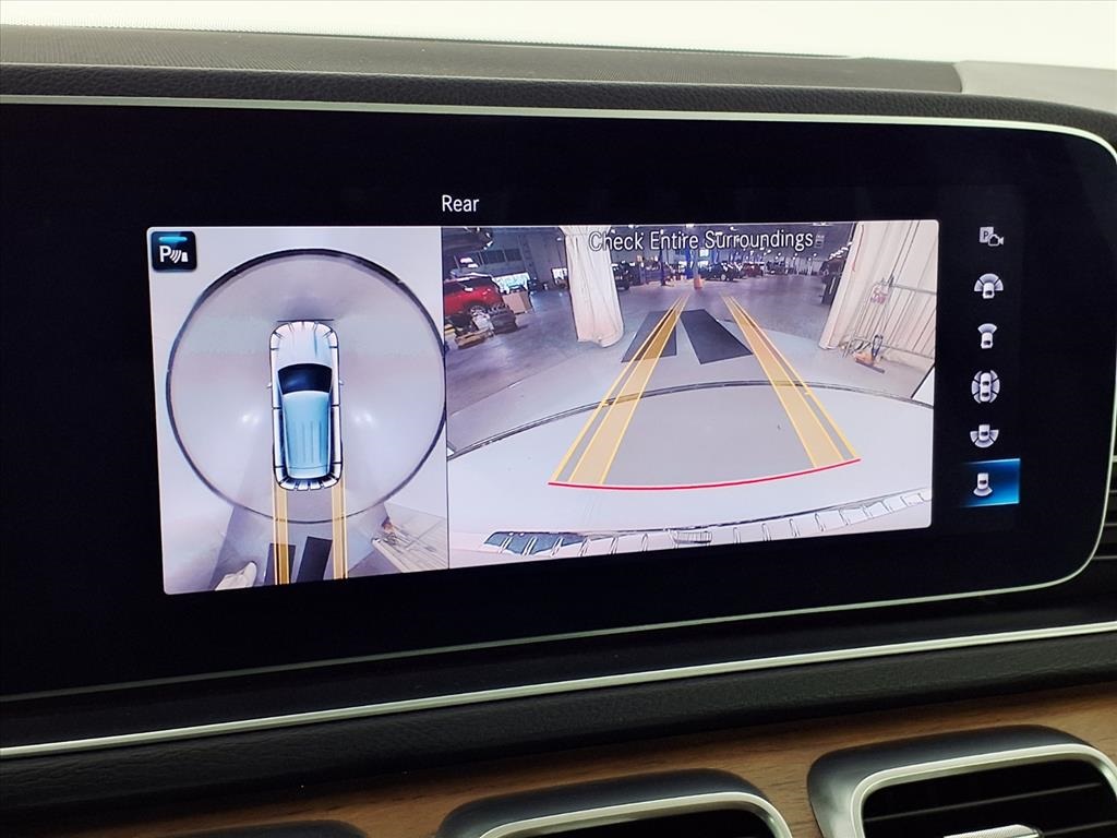 2025 Cadillac XT6 Premium Luxury - 3