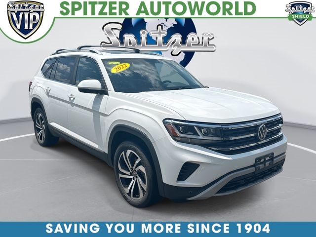 Pure White 2022 Volkswagen Atlas SUV / Crossover All-Wheel Drive 8-Speed Automatic