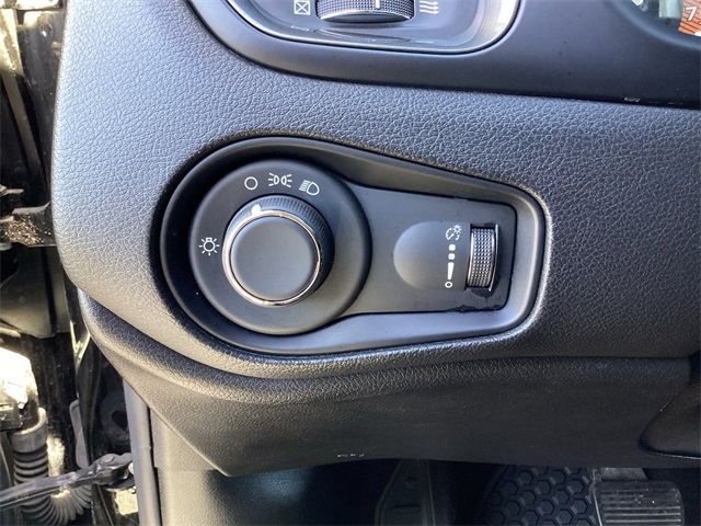 Used Car 2023 Jeep Renegade  Latitude For Sale Under $20,000 In San Antonio, Texas