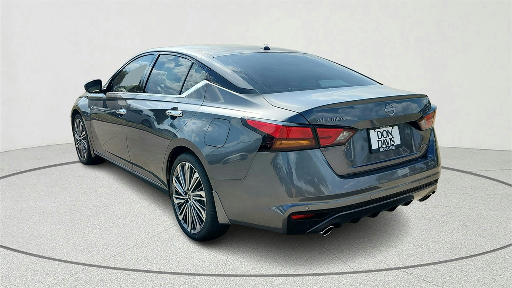 2025 Nissan Altima