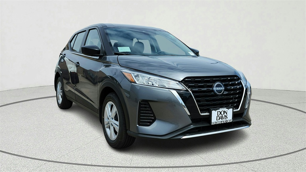 2025 Nissan Kicks Play