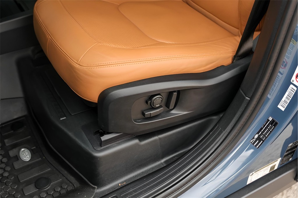 Used Car 2024 Land Rover Defender 110  Se For Sale Under $80,000 In Austin, Texas