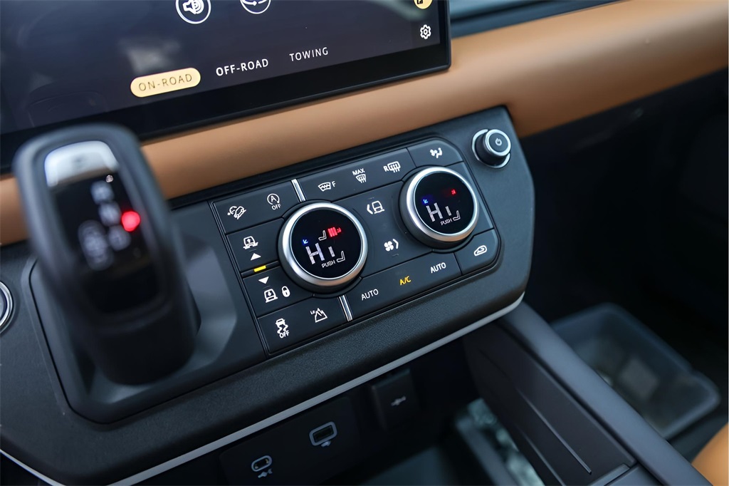 Used Car 2024 Land Rover Defender 110  Se For Sale Under $80,000 In Austin, Texas