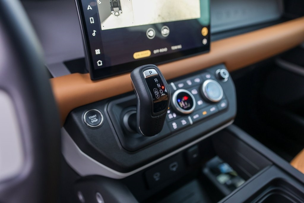 Used Car 2024 Land Rover Defender 110  Se For Sale Under $80,000 In Austin, Texas