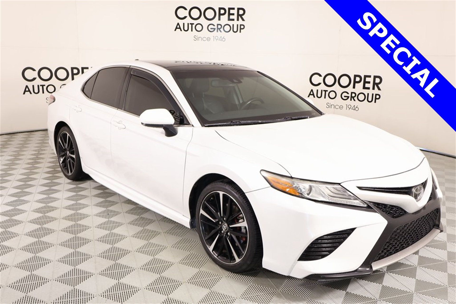 2019 Toyota Camry XSE FWD