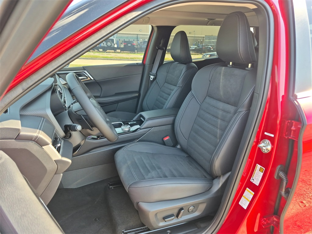 2025 Mitsubishi Outlander SE - 9