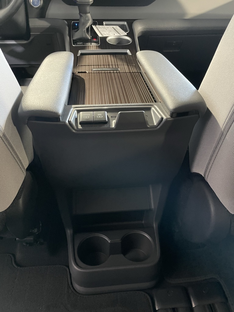 Thumbnail: 2025 Toyota Sienna - 23