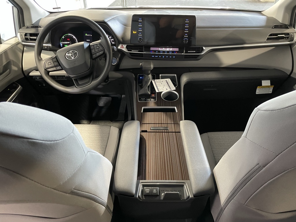 Thumbnail: 2025 Toyota Sienna - 24