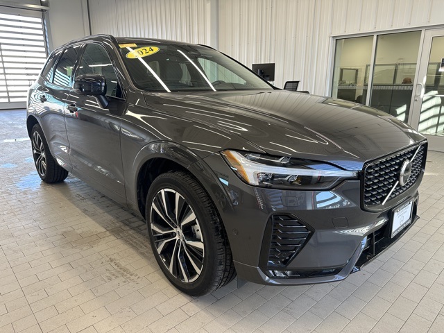 2024 Volvo XC60 B5 Plus Dark Theme AWD