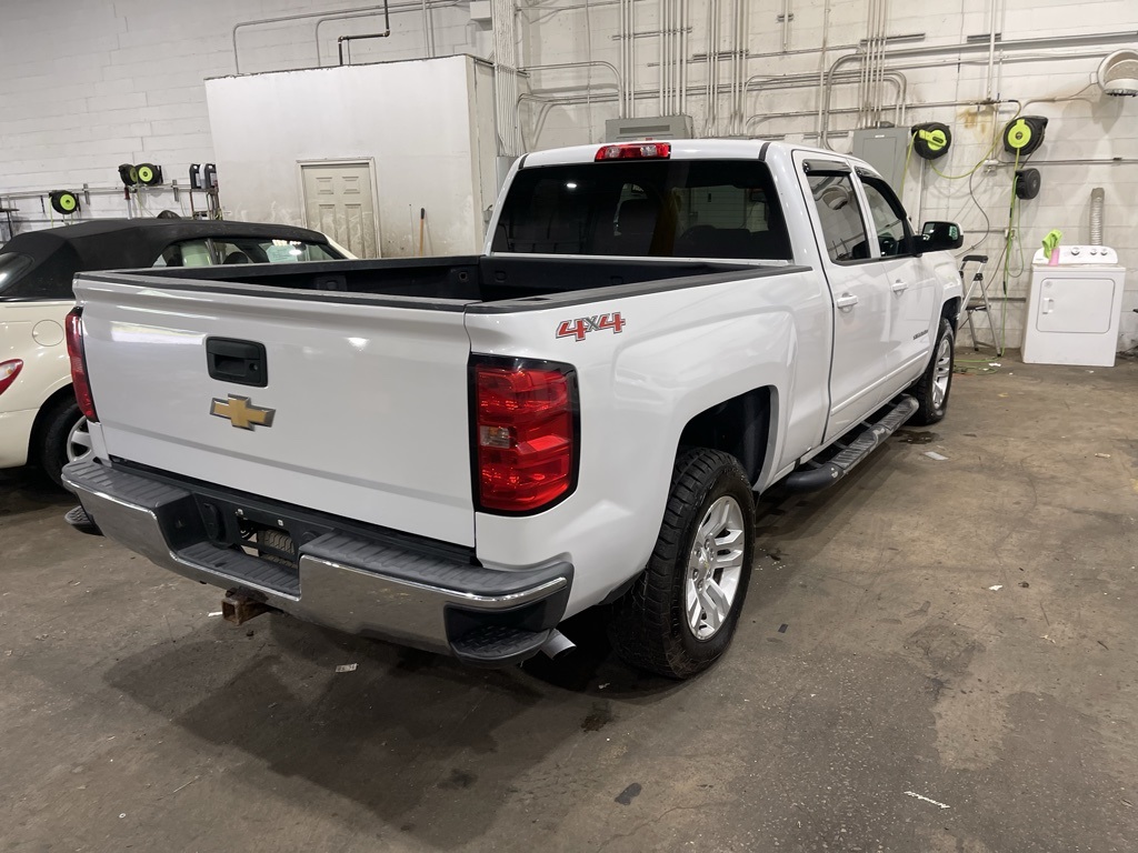 2016 Chevrolet Silverado 1500 LT photo 2