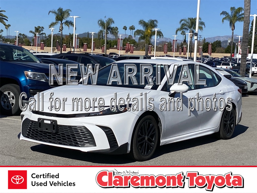 2025 Toyota Camry SE FWD