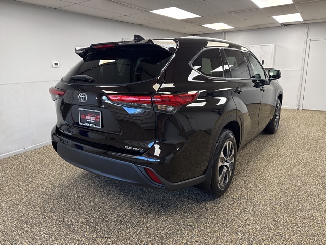 2022 Toyota Highlander XLE photo 4