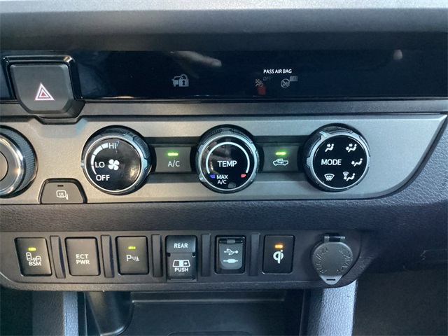 Used Car 2018 Toyota Tacoma  Trd Off-road For Sale Under $35,000 In San Antonio, Texas