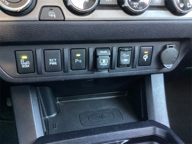 Used Car 2018 Toyota Tacoma  Trd Off-road For Sale Under $35,000 In San Antonio, Texas