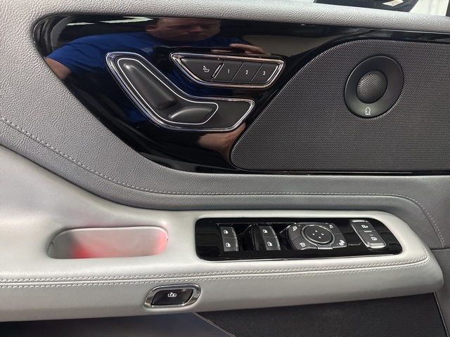 2020 Lincoln Aviator Reserve photo 19