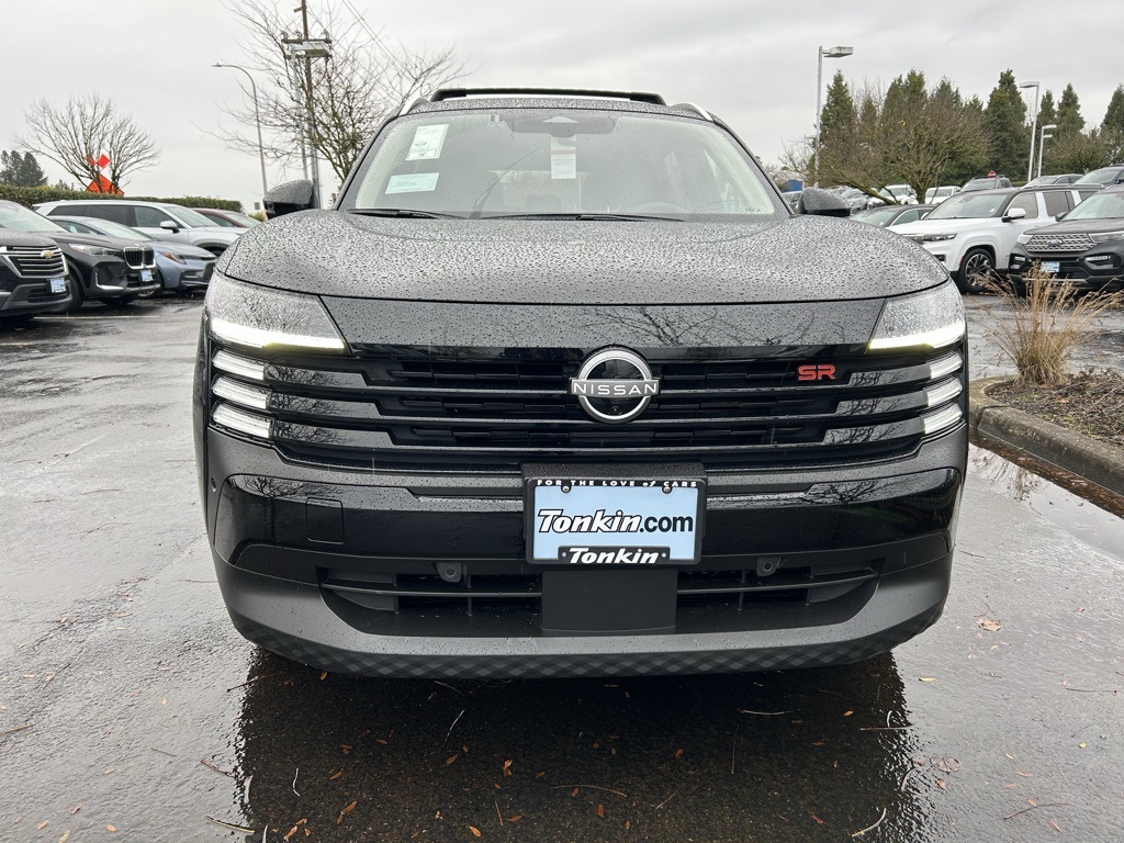 2025 Nissan Kicks SR photo 2