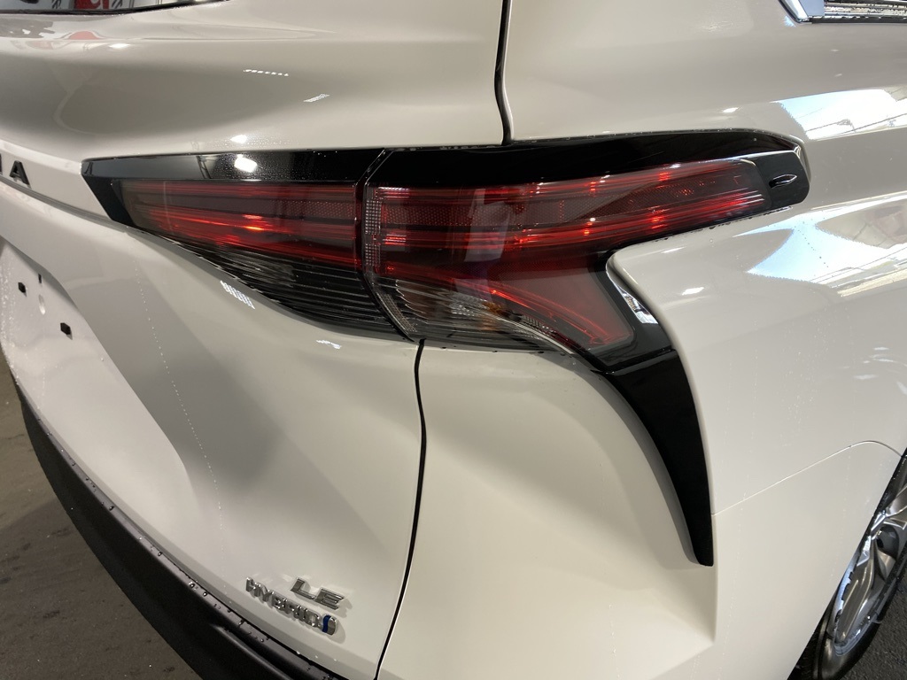 Thumbnail: 2025 Toyota Sienna - 16