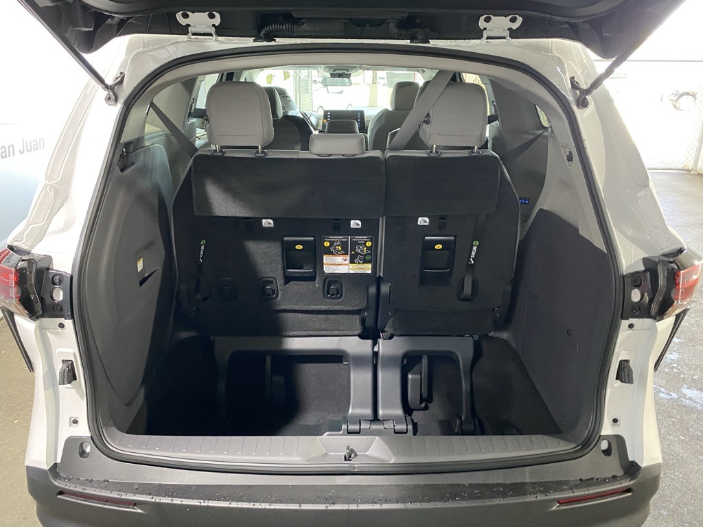 Thumbnail: 2025 Toyota Sienna - 20