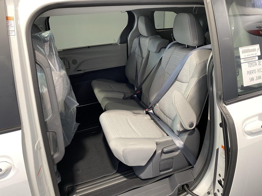 Thumbnail: 2025 Toyota Sienna - 22