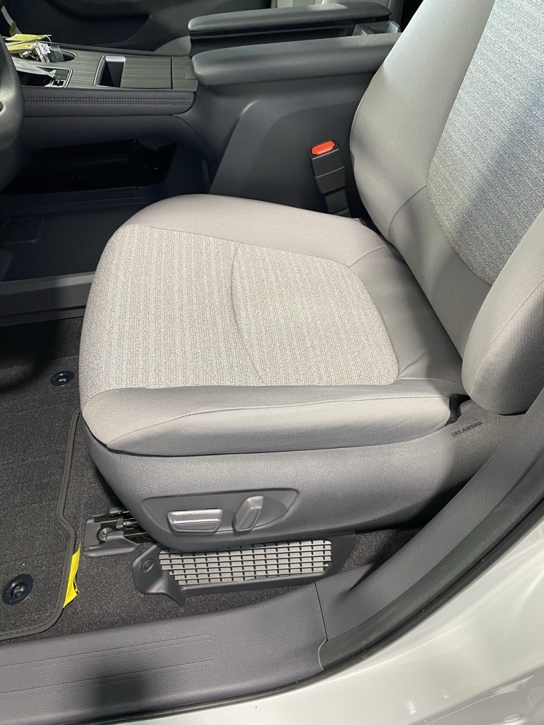 Thumbnail: 2025 Toyota Sienna - 26