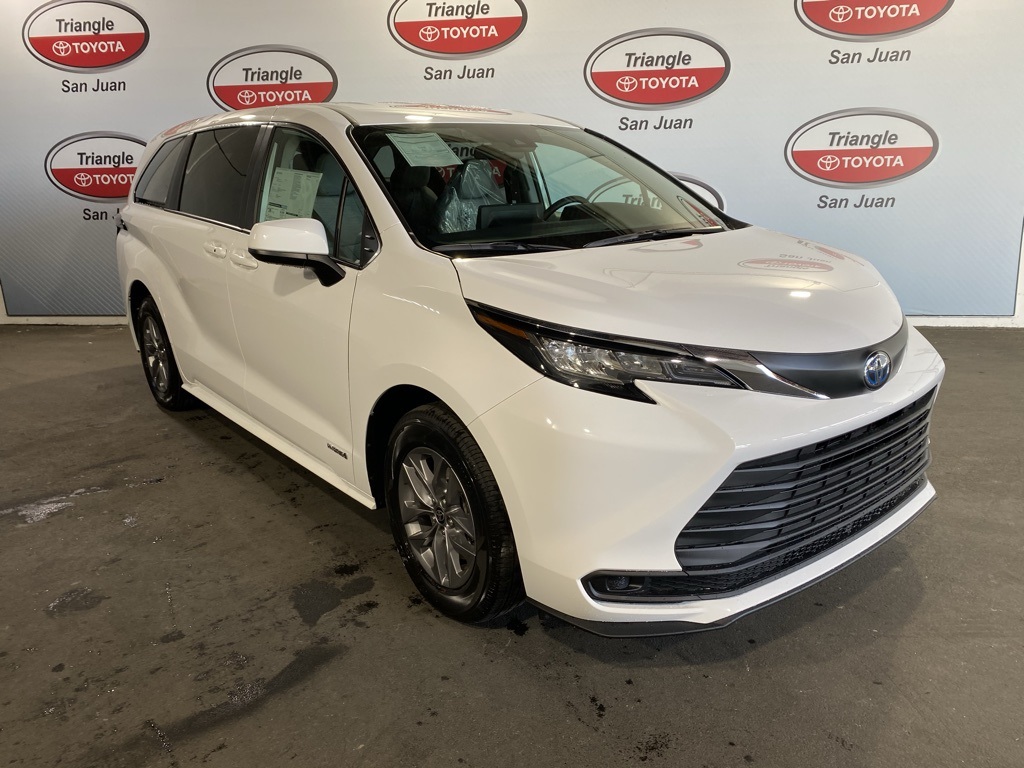 Thumbnail: 2025 Toyota Sienna - 3