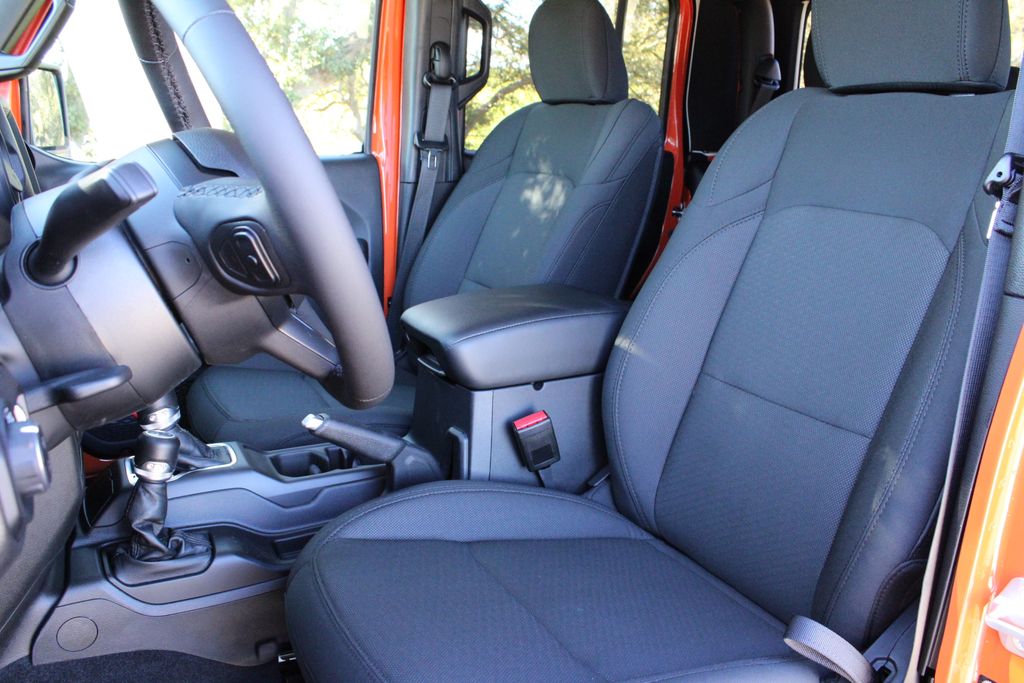 Used Car 2023 Jeep Gladiator  Sport For Sale Under $50,000 In Austin, Texas