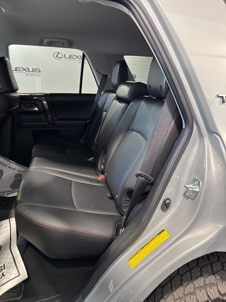 Thumbnail: 2017 Toyota 4Runner - 21