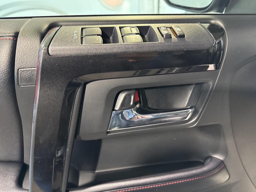 Thumbnail: 2017 Toyota 4Runner - 25