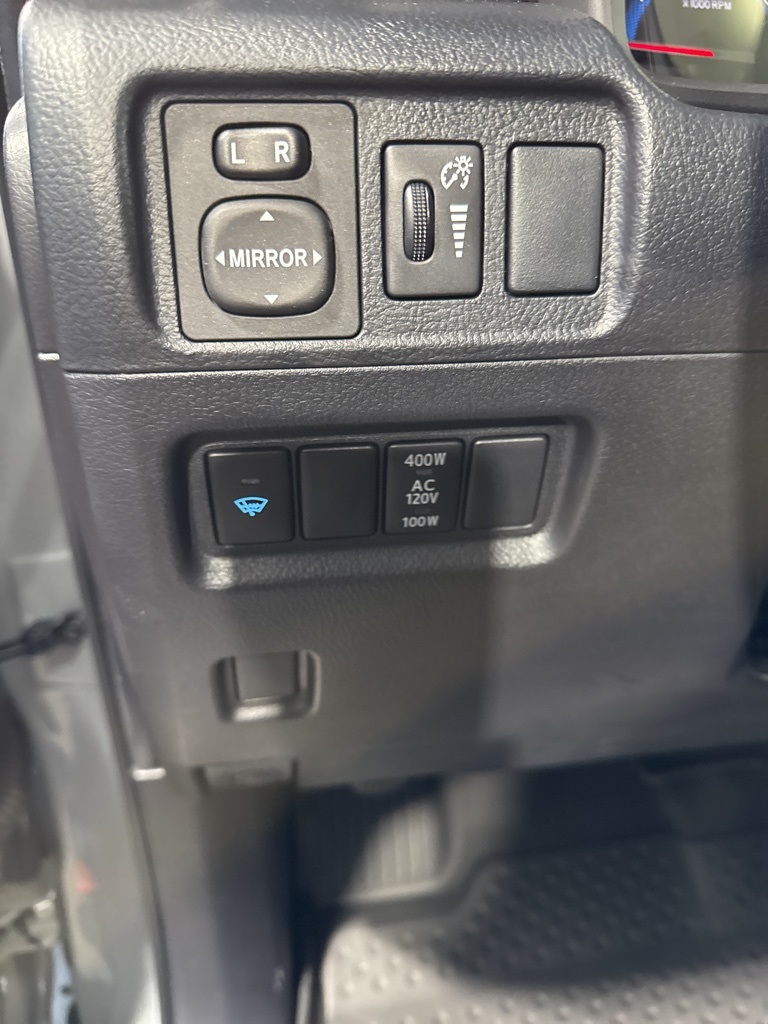 Thumbnail: 2017 Toyota 4Runner - 27