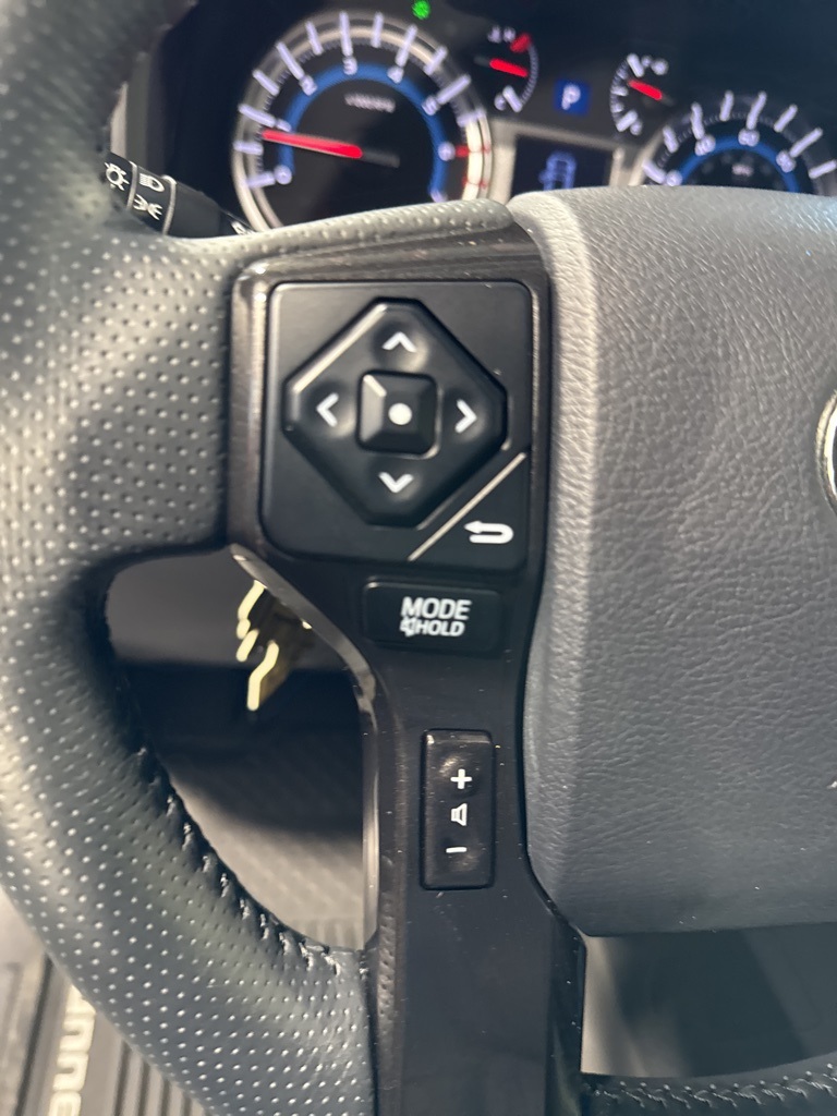 Thumbnail: 2017 Toyota 4Runner - 30