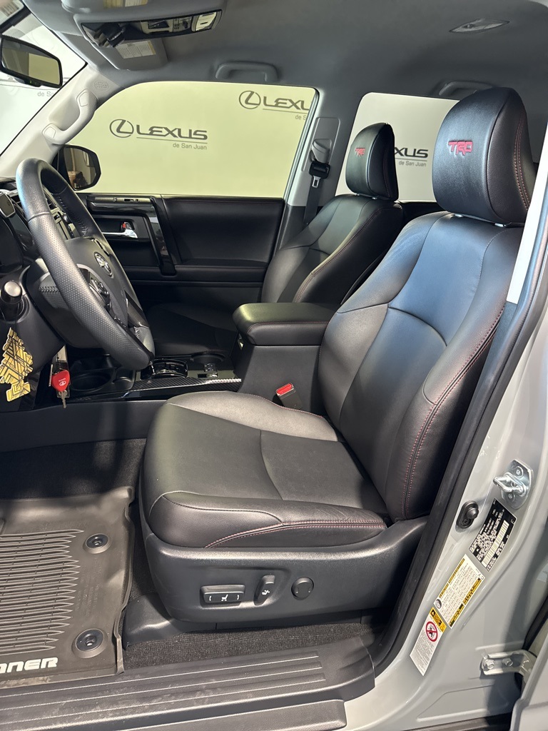 Thumbnail: 2017 Toyota 4Runner - 31