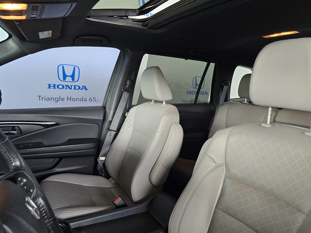 Thumbnail: 2019 Honda Passport - 14