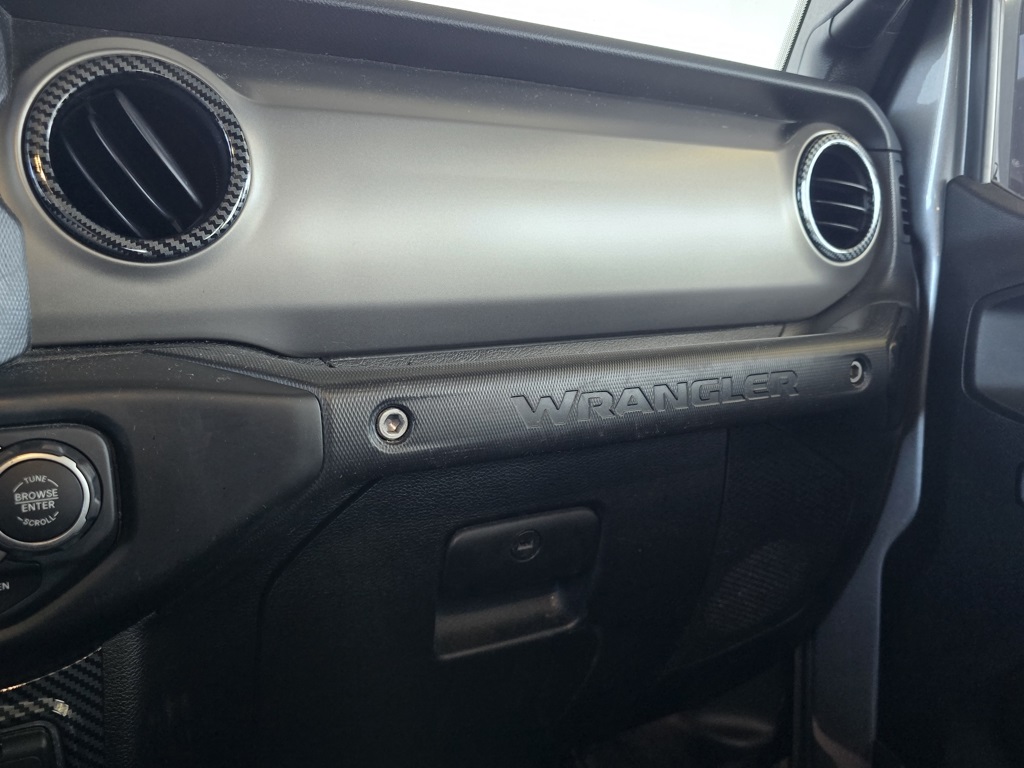 Thumbnail: 2021 Jeep Wrangler - 14