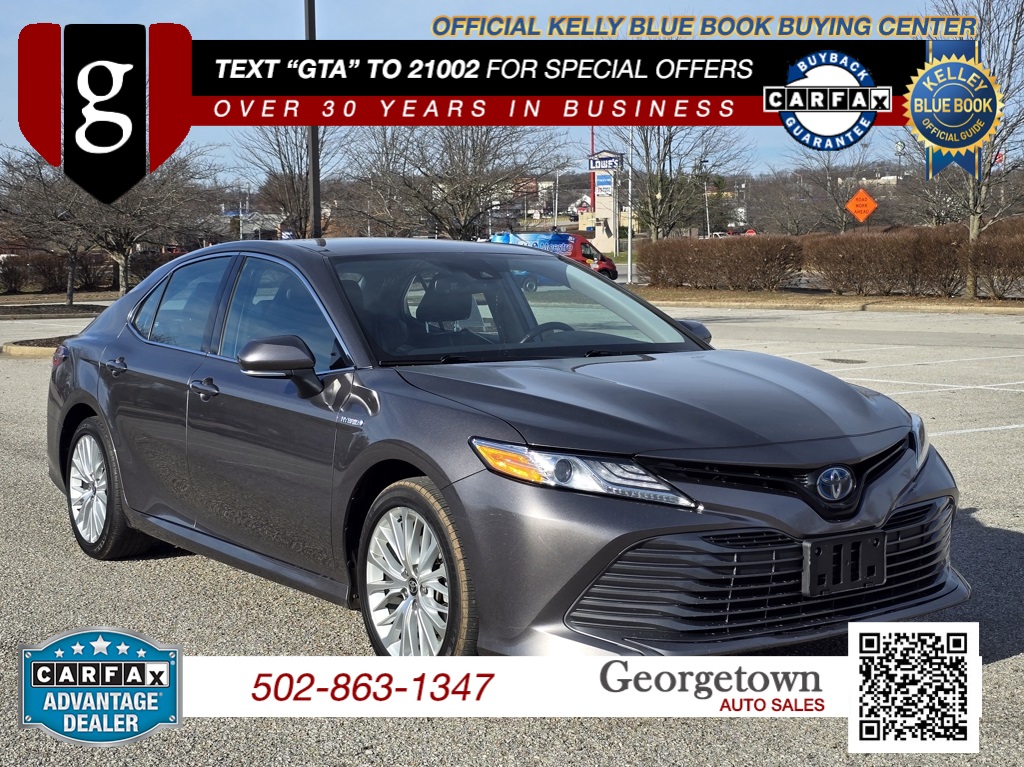 2020 Toyota Camry XLE's photo