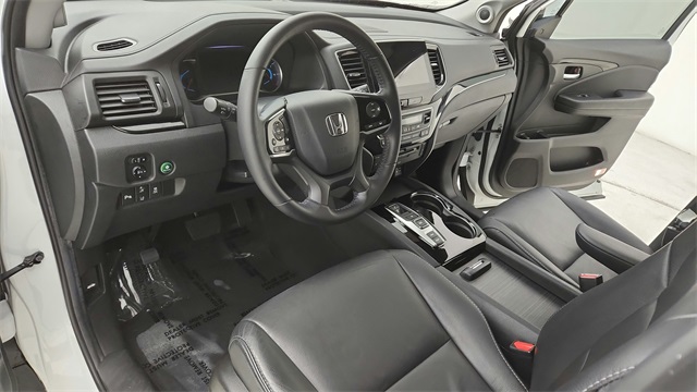 2020 Honda Pilot Touring White at Autostrade