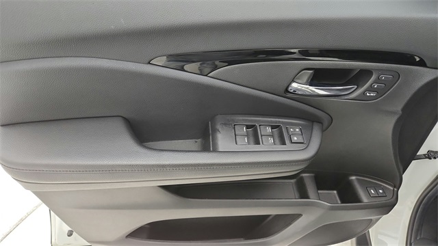 2020 Honda Pilot Touring White at Autostrade