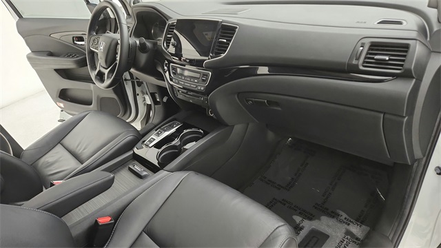 2020 Honda Pilot Touring White at Autostrade