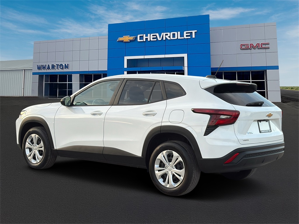2025 Chevrolet Trax LS - 3