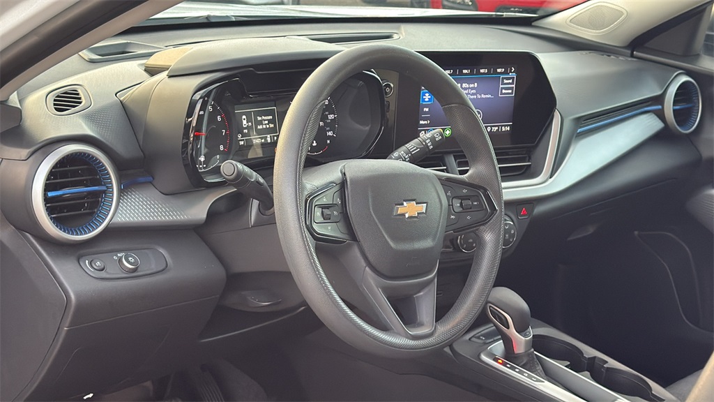 2025 Chevrolet Trax LS - 7