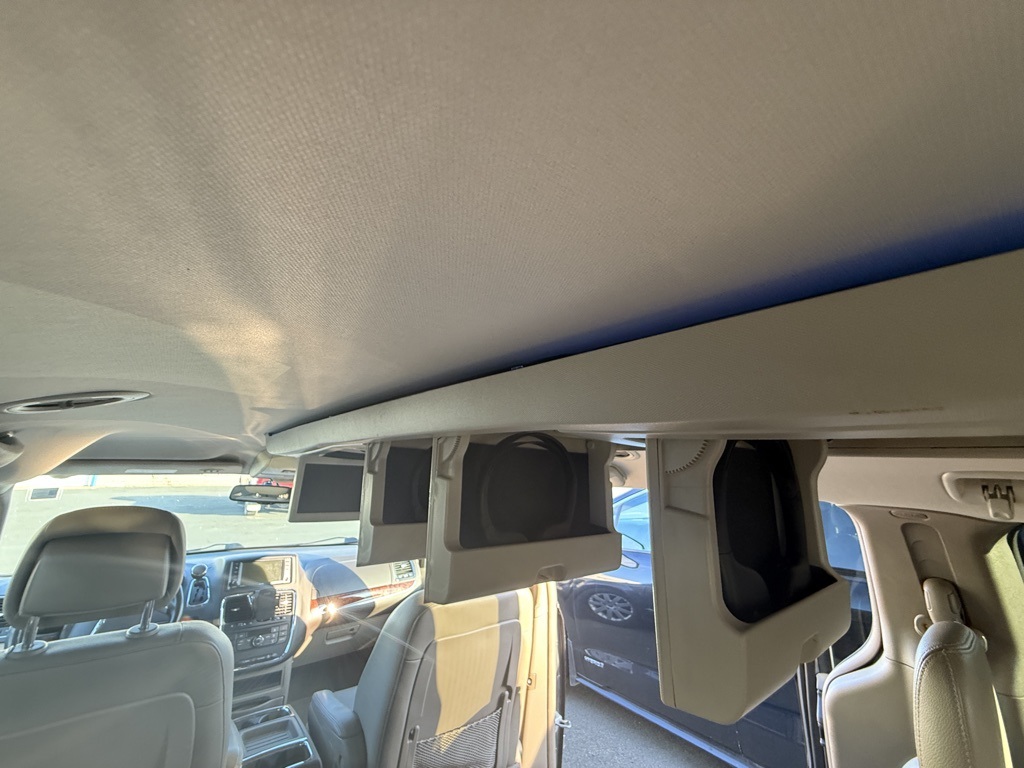 2016 Chrysler Town and Country