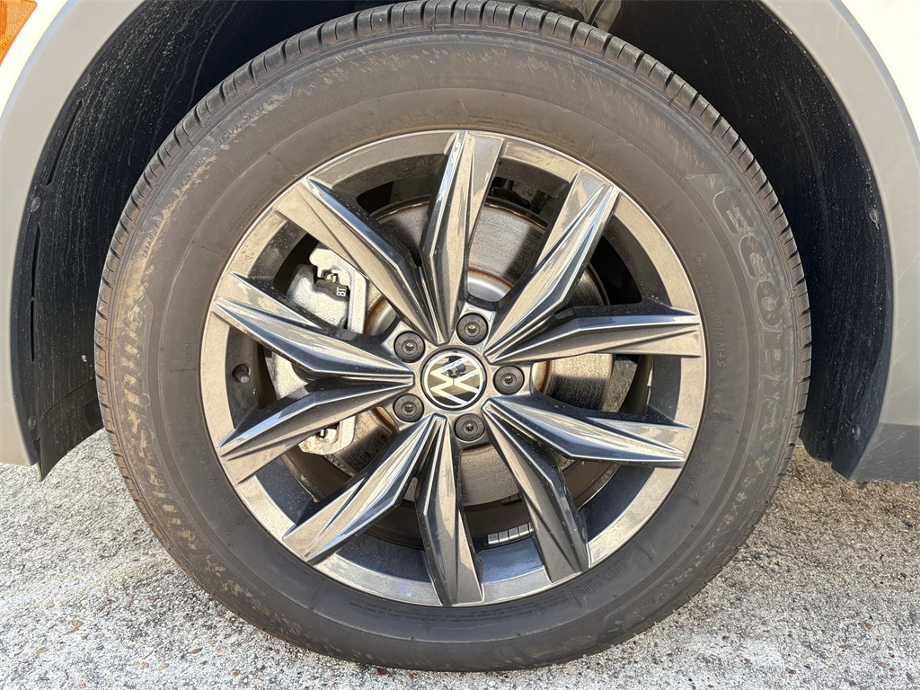 2024 Volkswagen Tiguan 2.0T SE - 8
