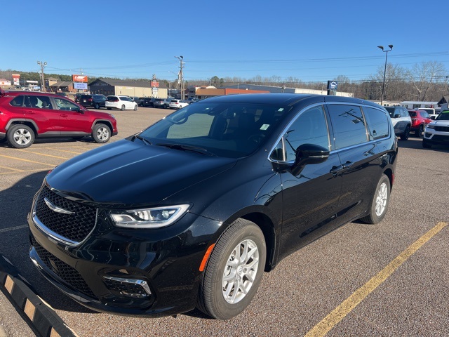 2026 Chrysler Pacifica Select FWD